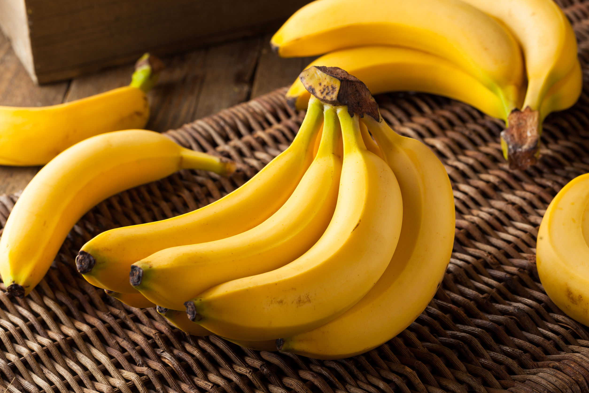 Бананово фруктовый. Банан. Фрукты банан. Желтый банан. Желтый фрукт.