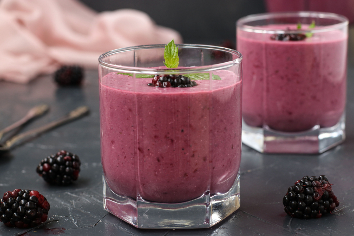 blackberry-smoothie | Puree Arete Blackberry smoothie made with fruit purée and fresh berries
